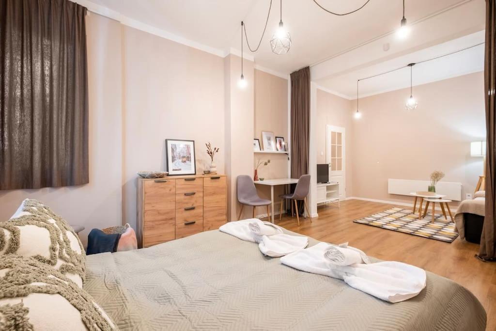 Top Centre 1 Bedroom Apt Next To Vitosha Blvd. София Экстерьер фото